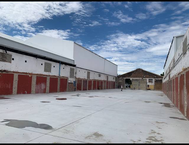 1,350M² WAREHOUSE TO LET IN DAL JOSAFAT